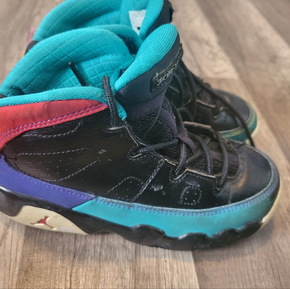 Jordan rings sneakers. Size 10c. Black, green. Blue